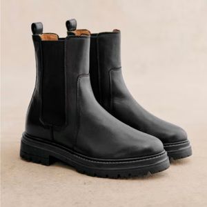 Sezane Lena Low Boots in Black, size 39/8.